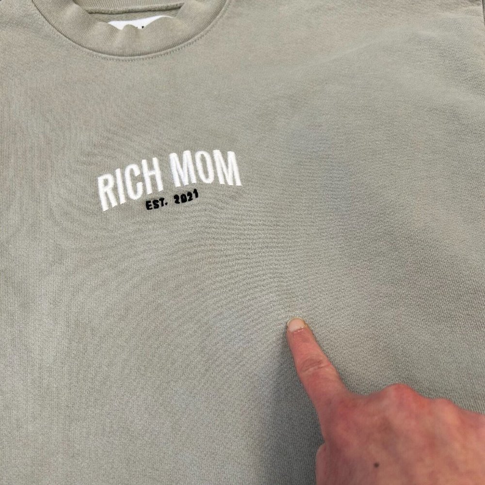 Rich Mom Essential Sweatshirt Unisex Size Medium Crewneck Pullover - Picture 3 of 9